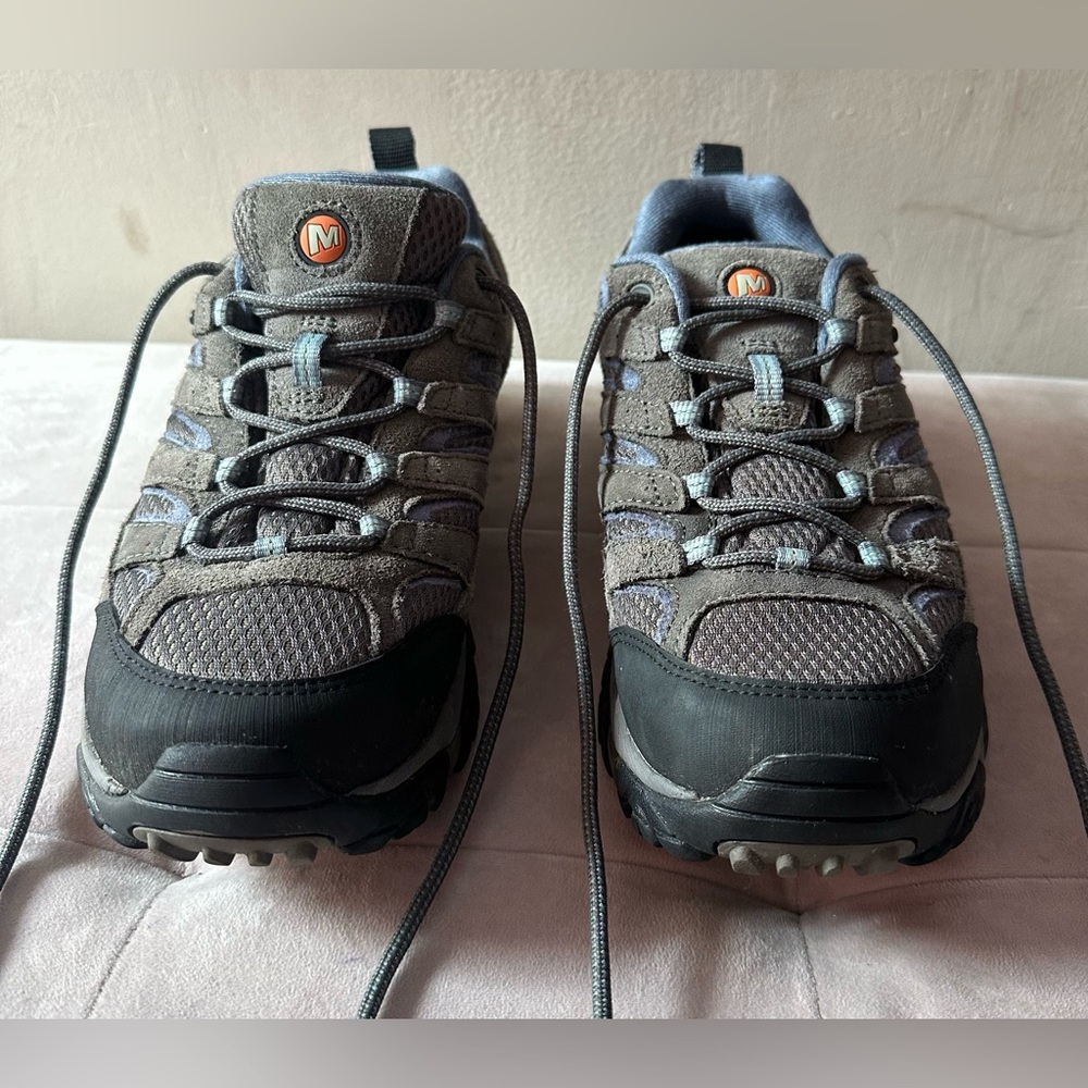 Merrell Gray and Black Athletic Shoes with Breathable Mesh and Rugged Outsole